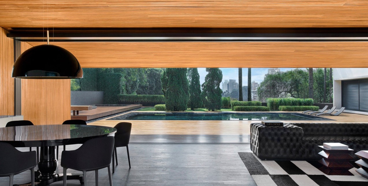 Μια απολαυστική rock 'n' roll αύρα σε μια ανακαινισμένη κατοικία στο São Paulo