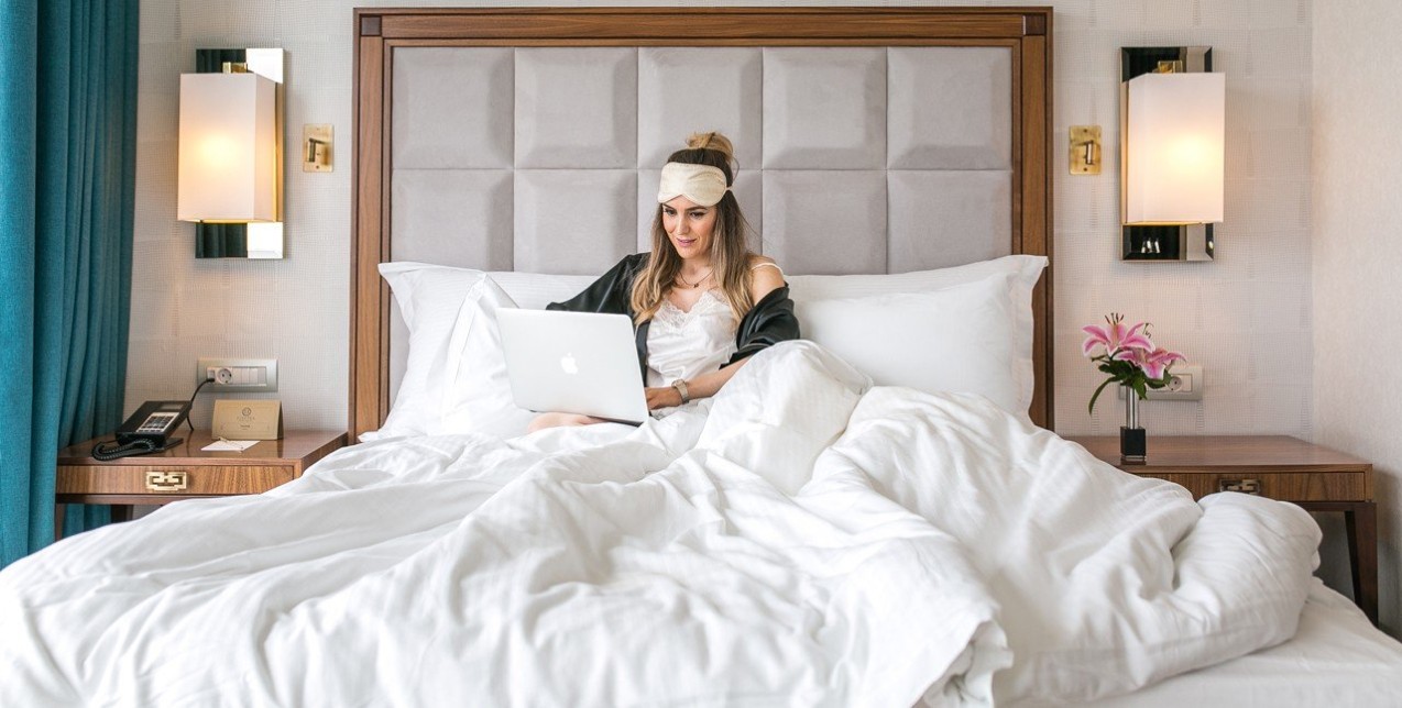 Η Μαίρη Καλύμνου αποκαλύπτει όλα τα travel beauty μυστικά της