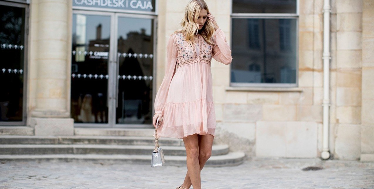 Wedding dress code: Τι δεν πρέπει να φορέσετε ως καλεσμένες σε γάμο