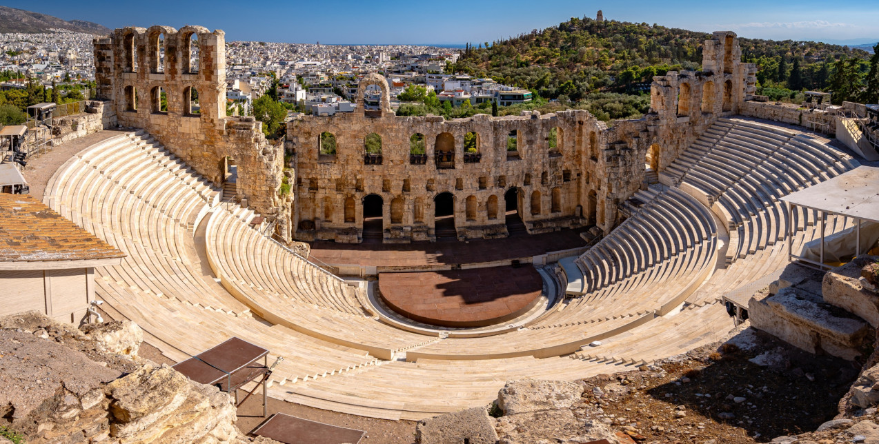 World Theatre Day: 7 καταξιωμένες προσωπικότητες που υπηρετούν δυναμικά το θέατρο δίνουν τον δικό τους ορισμό στην πολυδιάστατη αυτή Τέχνη
