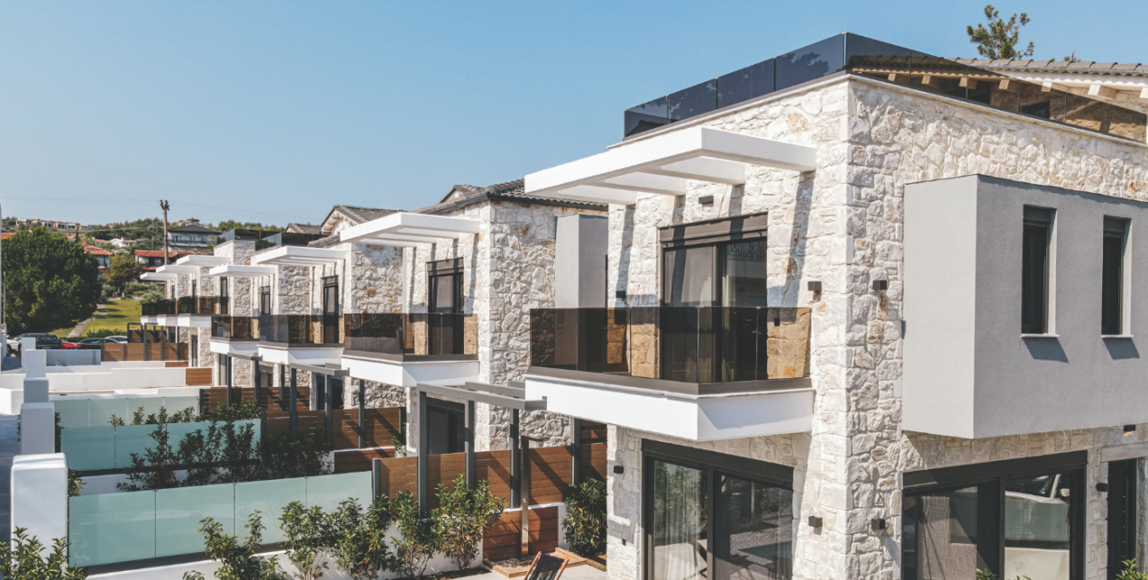 The slow living handbook: Η εταιρία με έδρα τη Θεσσαλονίκη που δραστηριοποιείται εδώ και δεκαετίες στην κατασκευή πολυτελών κατοικιών