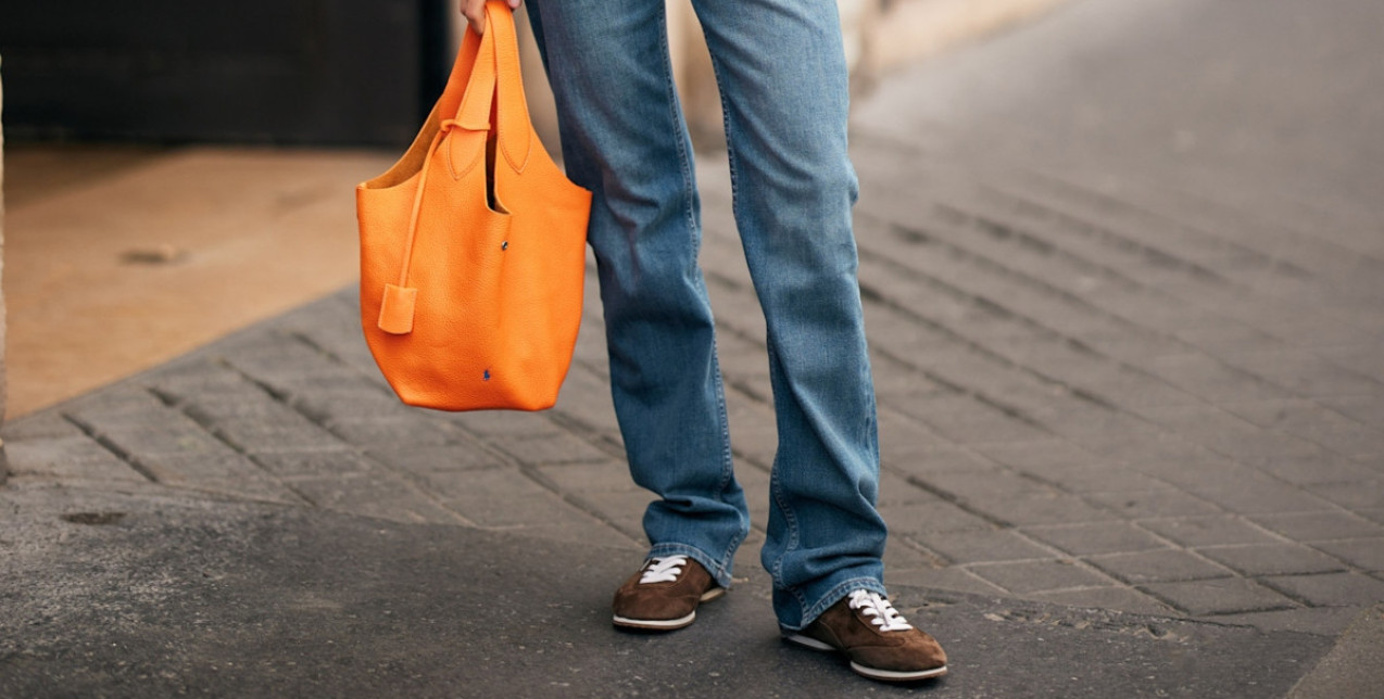 Τα sneakers που ταιριάζουν απόλυτα με τα denim pants