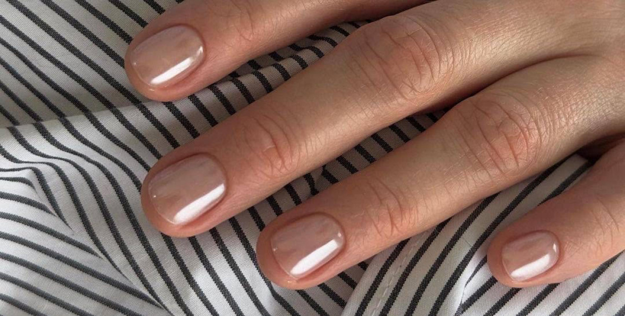 Pearl Nails: Το πιο αιθέριο μανικιούρ που μπορείτε να υιοθετήσετε αυτή την εποχή
