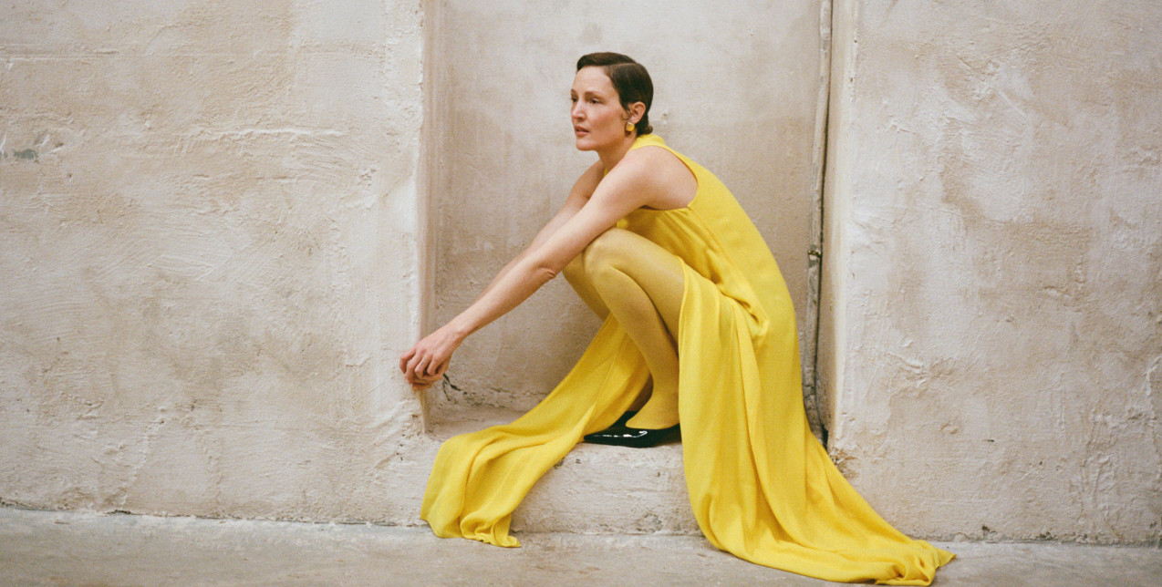 Η διεθνούς φήμης ηθοποιός Vicky Krieps σε μια αποκλειστική συνέντευξη στο GLOW