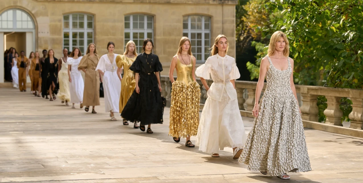 Οι καλοκαιρινές τάσεις που επιλέγουν οι fashion insiders φέτος