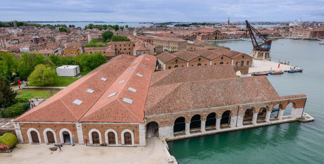 61η Μπιενάλε Βενετίας: Οι σημαντικότερες εκθέσεις που κεντρίζουν ήδη το ενδιαφέρον μας