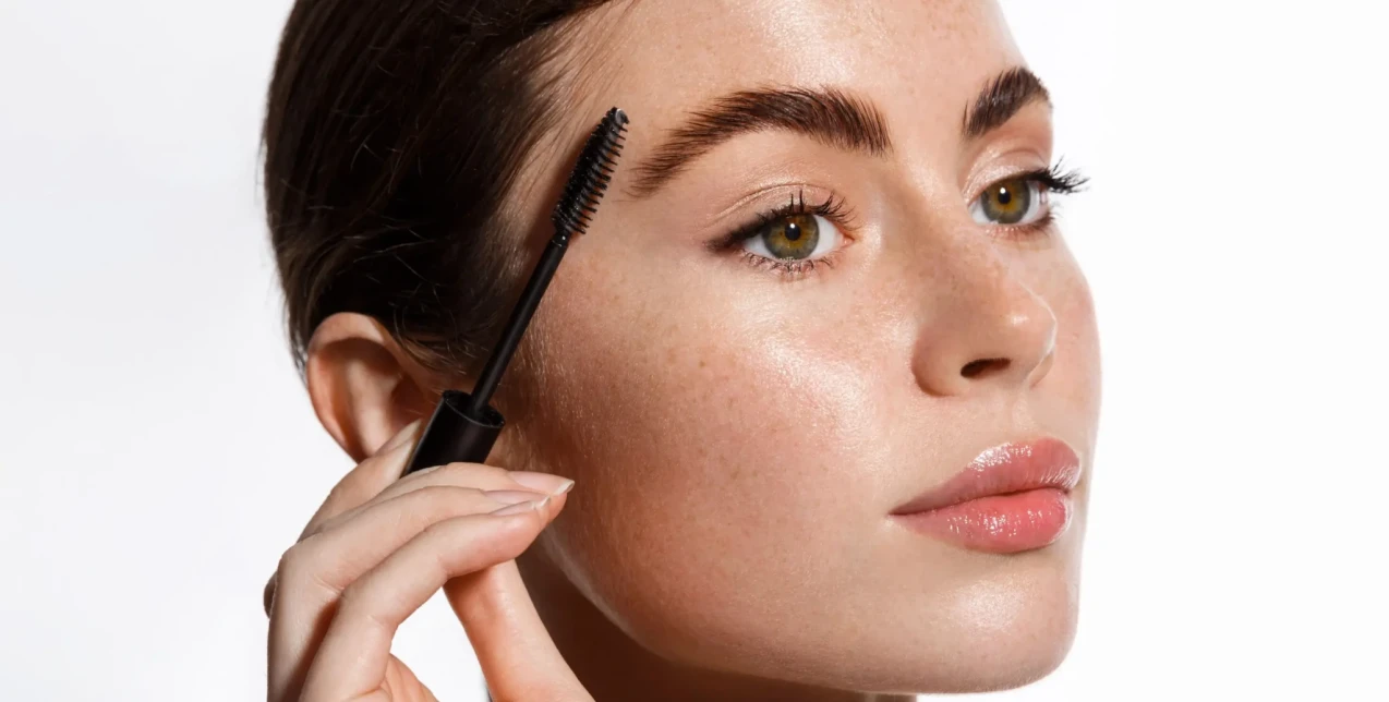 Έτσι θα φτιάξετε το δικό σας brow gel πανεύκολα για τα πιο καλοσχηματισμένα φρύδια
