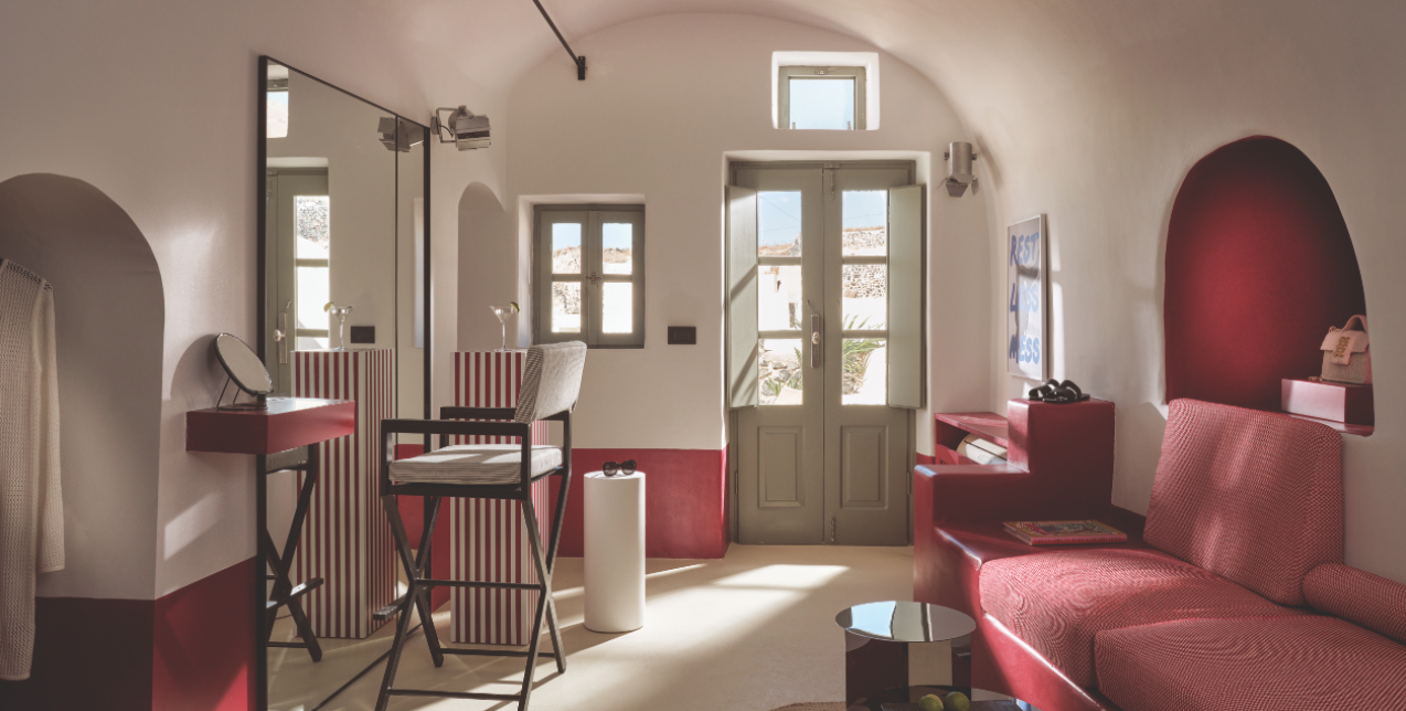 Το υψηλής αισθητικής boutique retreat στη Σαντορίνη που συστήνει την αυθεντική εκδοχή του νησιού