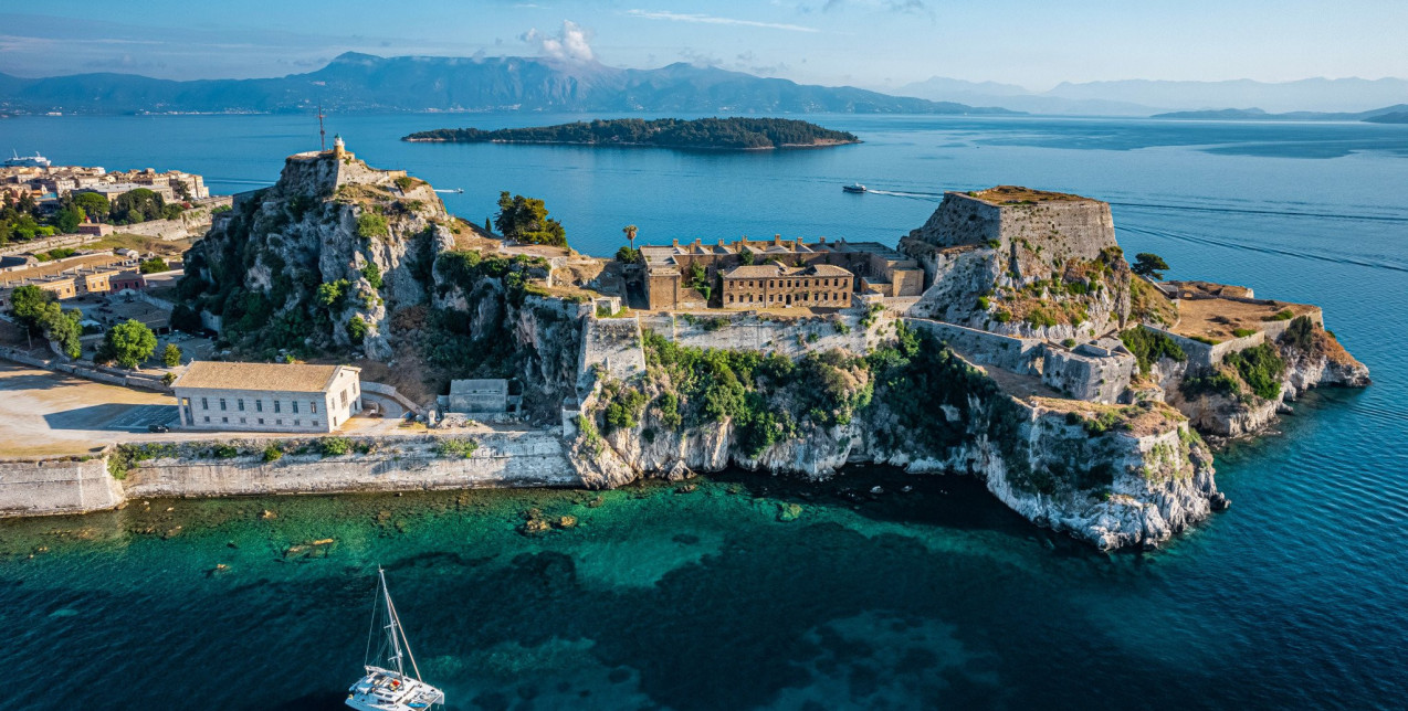 Τα 4 κοντινά νησιά που επιλέγουμε την τελευταία στιγμή για το τριήμερο της Πρωτομαγιάς