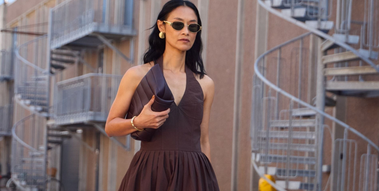 Τα flare dresses που κολακεύουν τη σιλουέτα σας και δεν θα μπορείτε να αποχωριστείτε