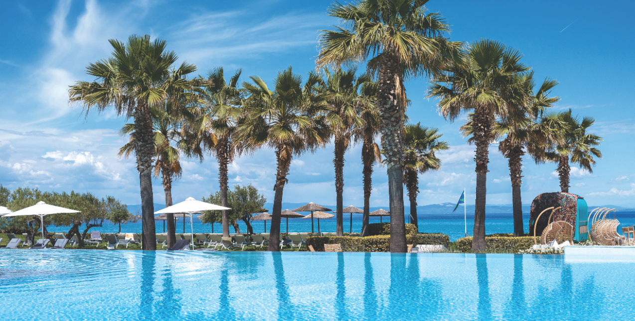 Στη «χρυσή» παραλία της Χανιώτης, ένα adults-only ξενοδοχείο συνδυάζει χαλαρούς ρυθμούς με κοσμοπολίτικη ενέργεια