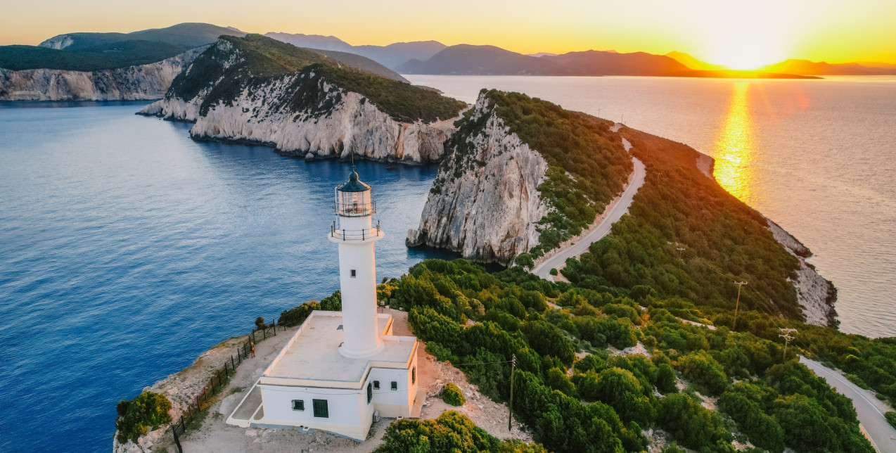 Από τις Κυκλάδες μέχρι τα Δωδεκάνησα, δείτε ποια είναι τα νησιά που προτείνει η Le Figaro για ήρεμες διακοπές