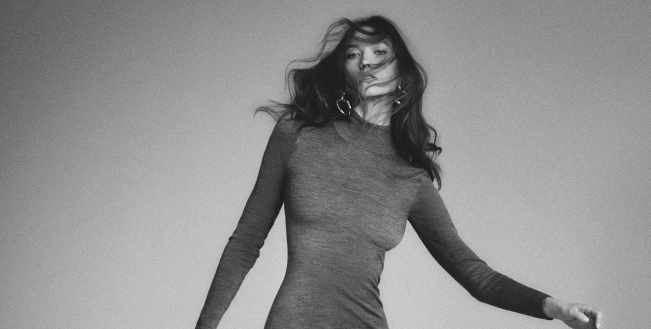 Karlie Kloss: Ένα supermodel που σώζει την κληρονομιά του print