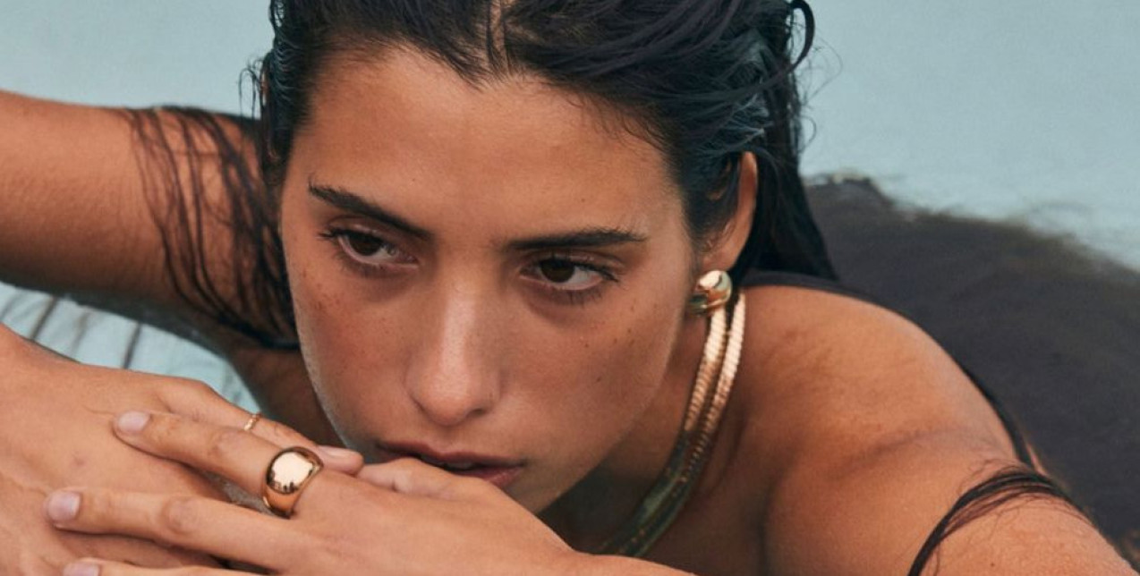Tan-Friendly Eyeshadows: Οι αποχρώσεις που αναδεικνύουν την ηλιοκαμένη σας επιδερμίδα