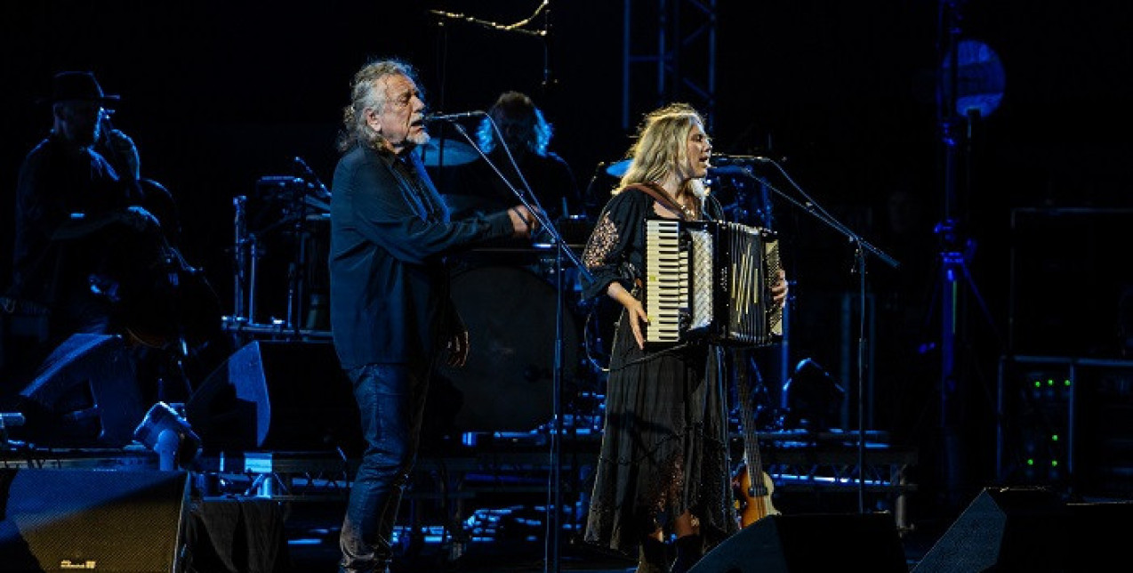 Σαγήνευσε το κοινό ο Robert Plant στην πρεμιέρα του Sani Festival 2026