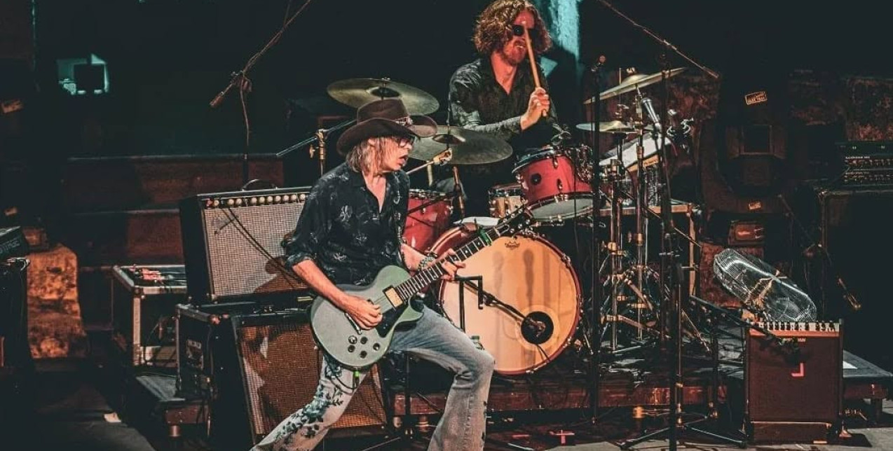 The Waterboys στο Sani Festival 2026: Η ιστορία της θρυλικής μπάντας που άλλαξε τη βρετανική rock