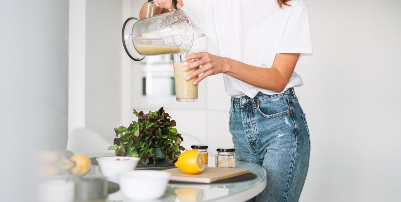 Detox Time: Τα πρωινά ροφήματα που θα μειώσουν το φούσκωμα και θα χαρίσουν και πάλι τη λάμψη στην επιδερμίδα σας