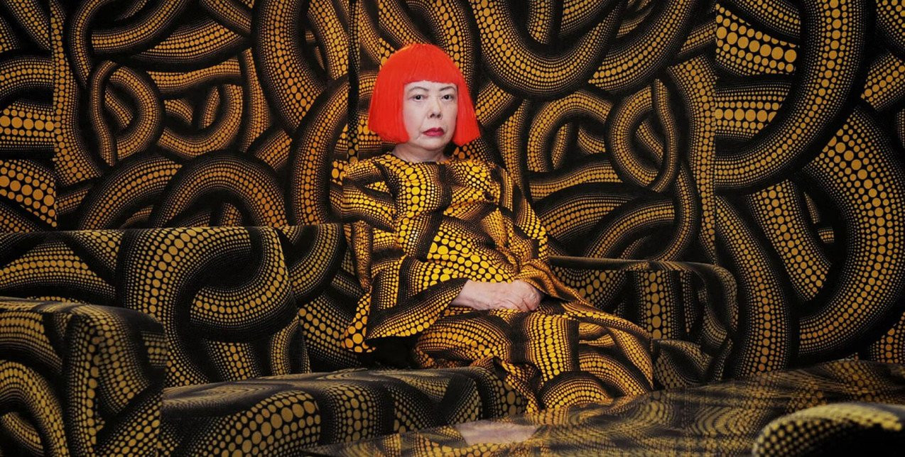 Yayoi Kusama 1929 - 2026: Η γυναίκα που μετέτρεψε το άπειρο σε τέχνη