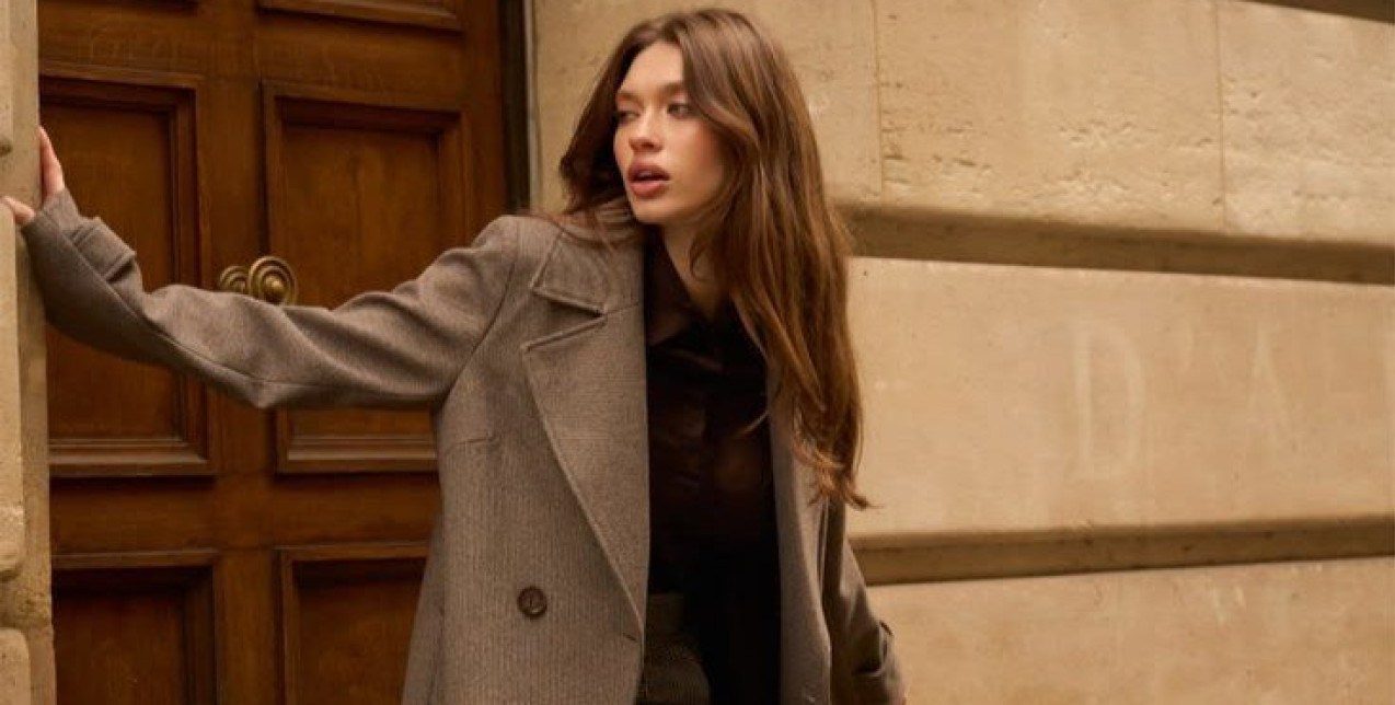 Blonde to Brunette: Το τρικ που θα σας δείξει αν σας ταιριάζει όντως το καστανό