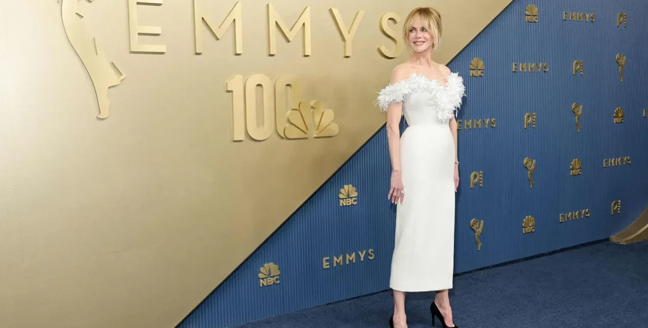 Emmys 2026: Tα best-dressed looks των celebrities στο κόκκινο χαλί