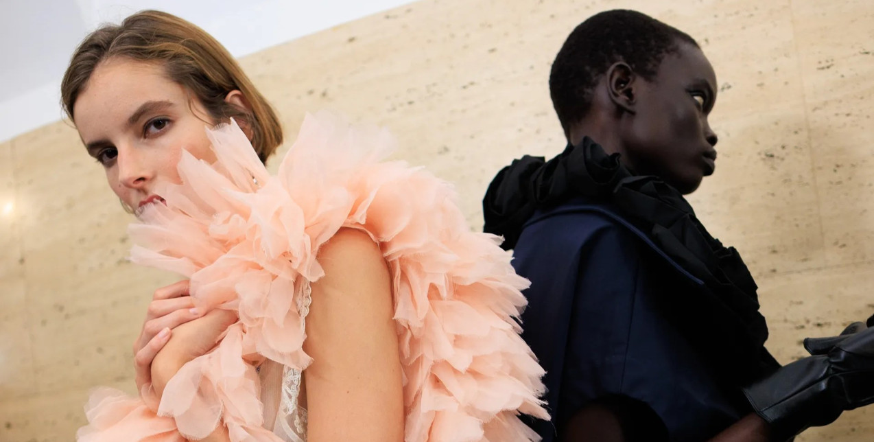 5 beauty trends από το London Fashion Week που δεν περνούν καθόλου απαρατήρητα