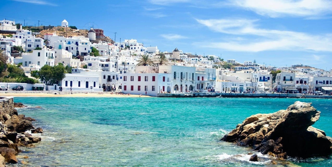 5 λόγοι για να επισκεφτείτε τη Μύκονο και την άνοιξη