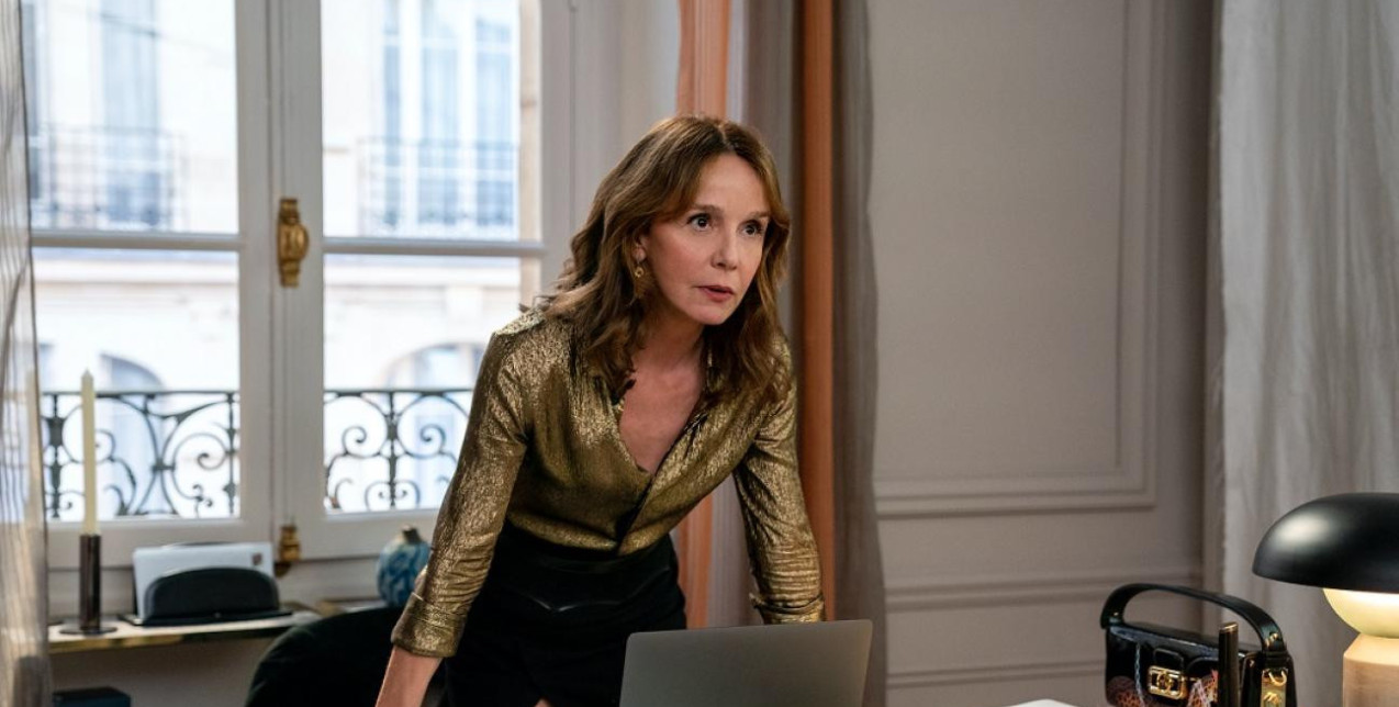 H Sylvie του Emily in Paris στον κόσμο της τέχνης: Ο νέος της ρόλος στην Art Basel Paris