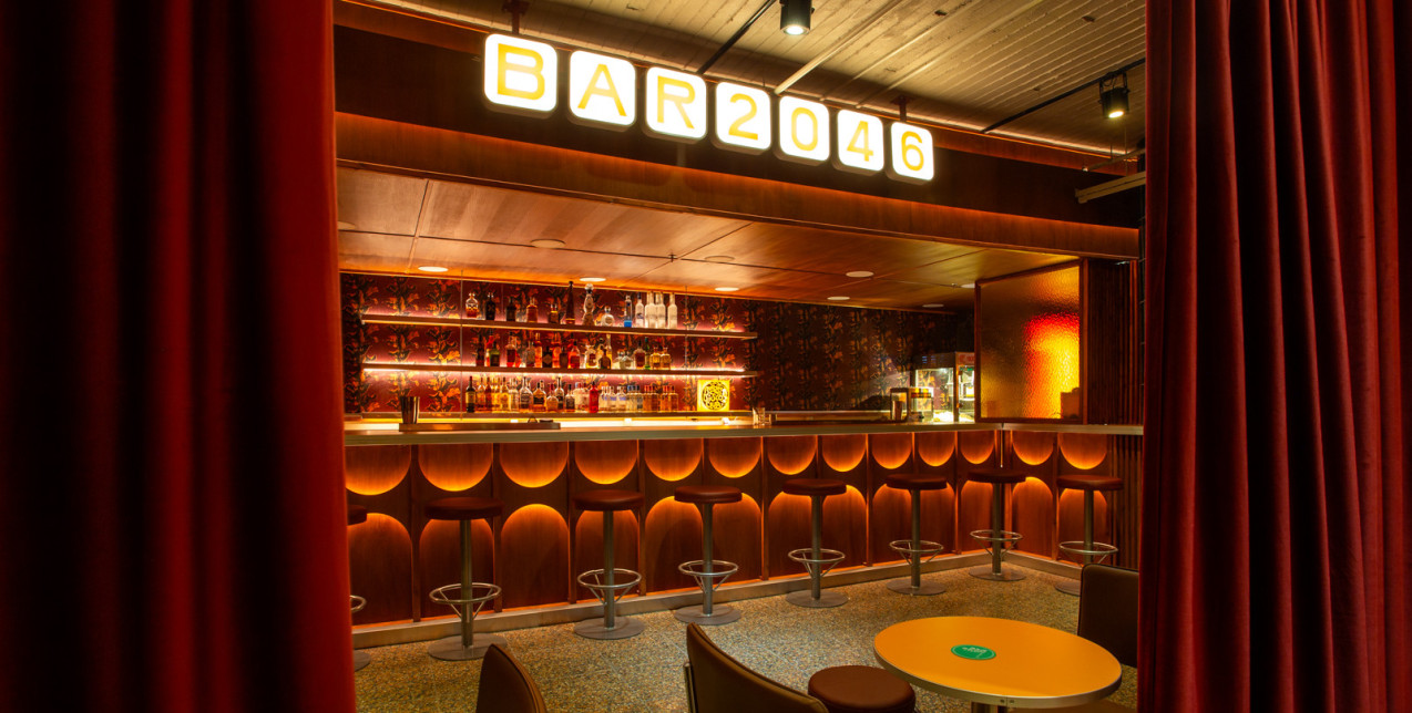 BAR 2046: Το νέο cinema-bar της Αθήνας που κάνει την έξοδο στο σινεμά πιο ενδιαφέρουσα