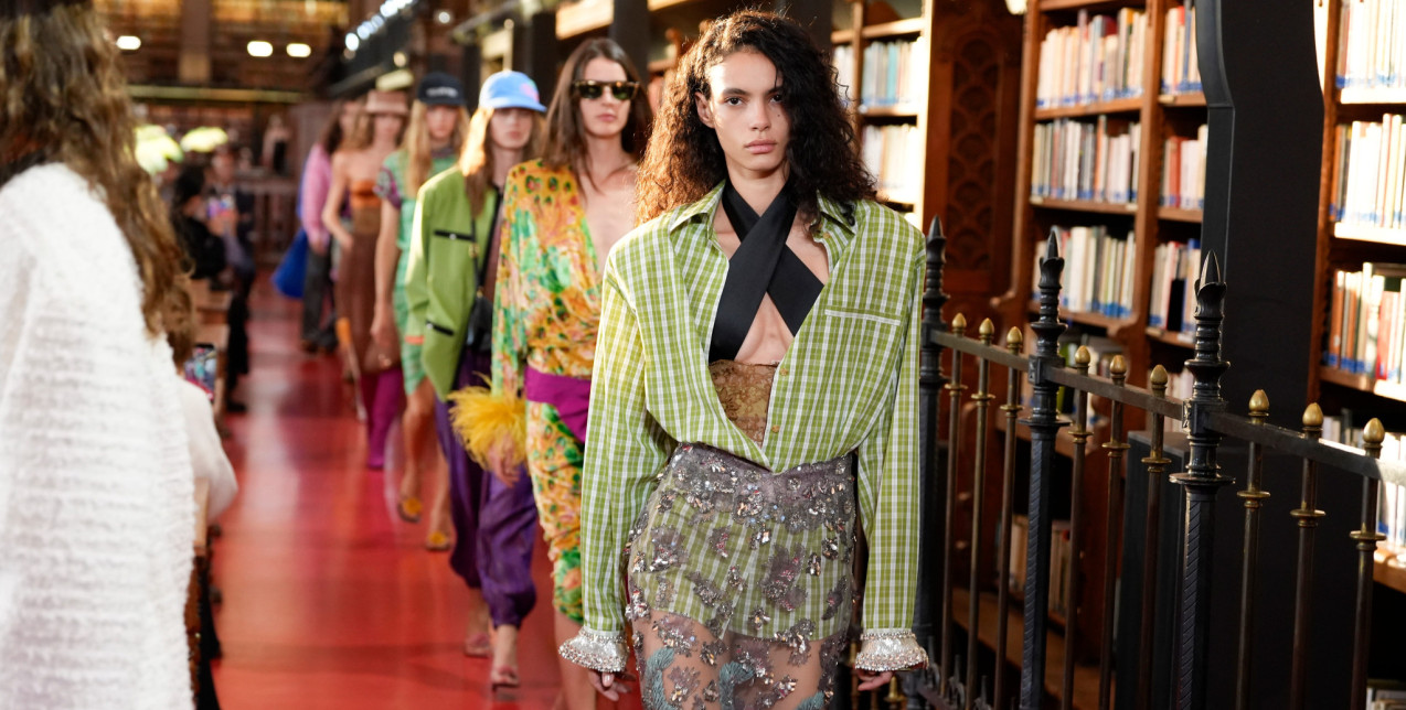 Στο Valentino show, o Alessandro Michele ζήτησε από τους καλεσμένους κάτι πολύ διαφορετικό από το συνηθισμένο