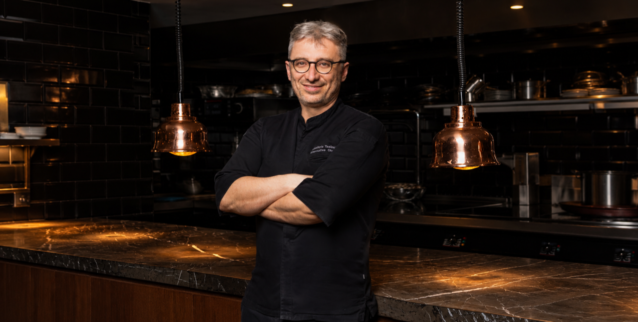 Ο Executive Chef του Όλυμπος Νάουσα, Δημήτρης Τασιούλας, συζητά μαζί μας για την εξέλιξη της ελληνικής κουζίνας, την παράδοση και τις σύγχρονες γευστικές φόρμες