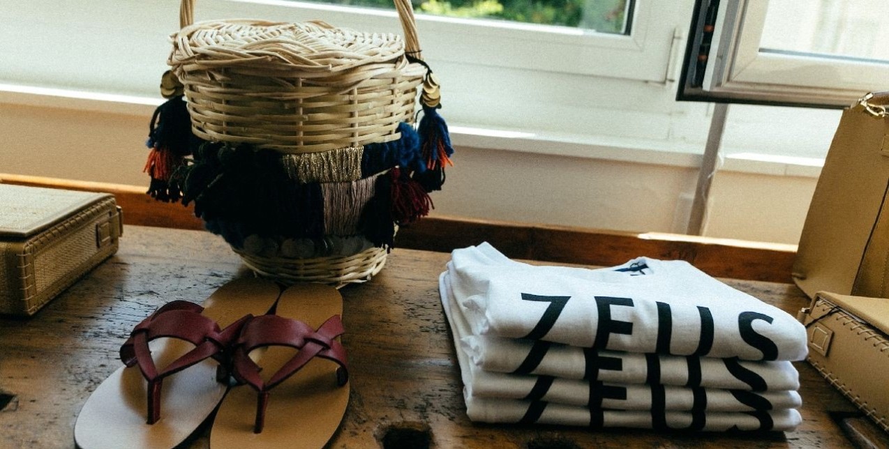 Η Zeus + Δione φέρνει την καλοκαιρινή διάθεση με τον πιο κομψό τρόπο