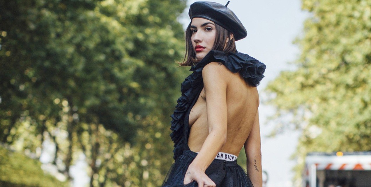 Πώς να στηρίξετε το στήθος σας όταν φοράτε αποκαλυπτικά ρούχα