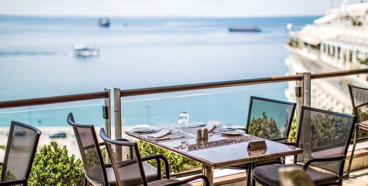 8+1 ταράτσες με υπέροχη θέα για κάθε ώρα της ημέρας 