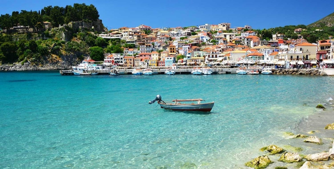 Οι ιδανικοί προορισμοί για να αποδράσετε στην Ελλάδα αυτήν την εποχή