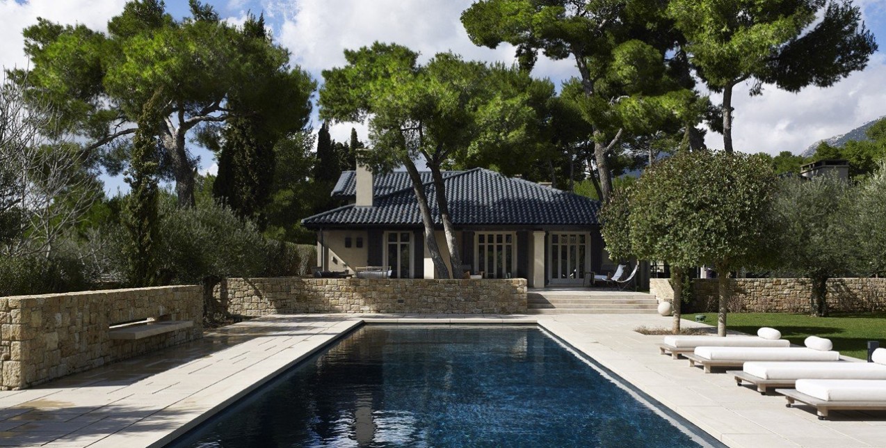 Μια κατοικία στη Βαρυμπόμπη που ξεπερνά κάθε προσδοκία