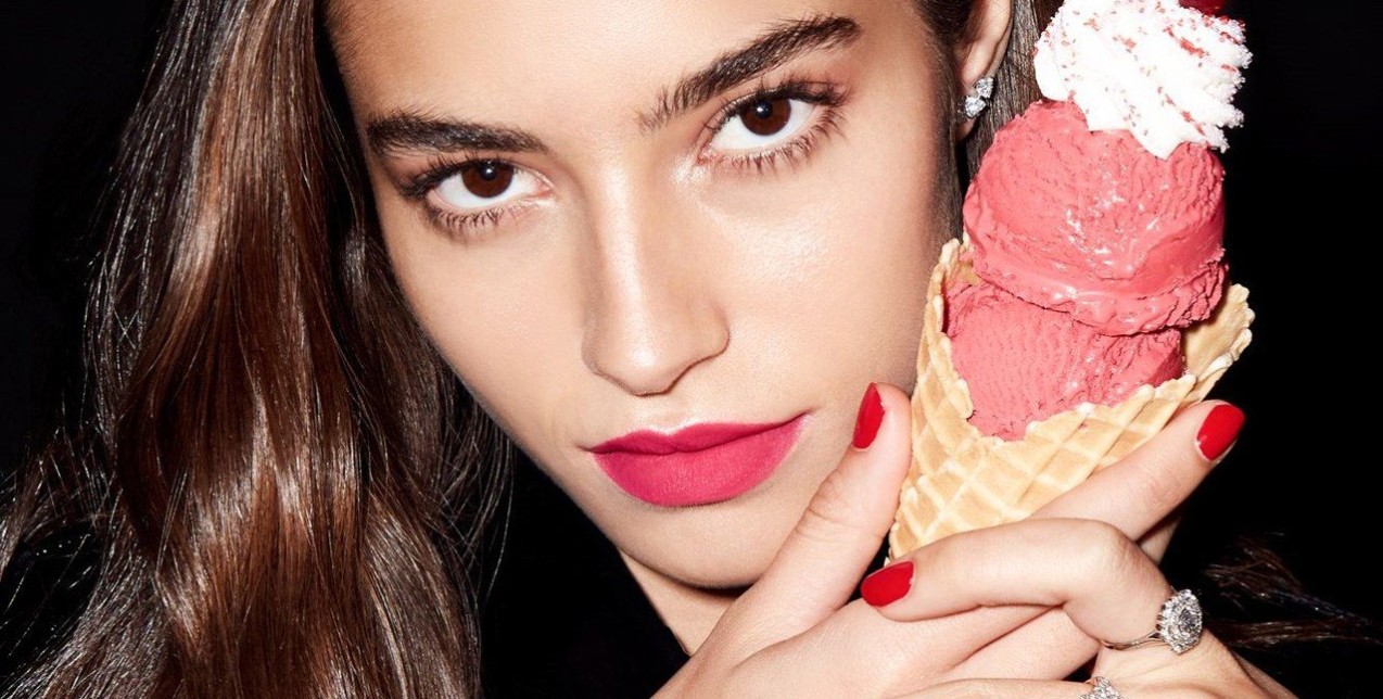 Τα 6 πιο hot χρώματα σε κραγιόν για το καλοκαίρι που φοράνε οι stars