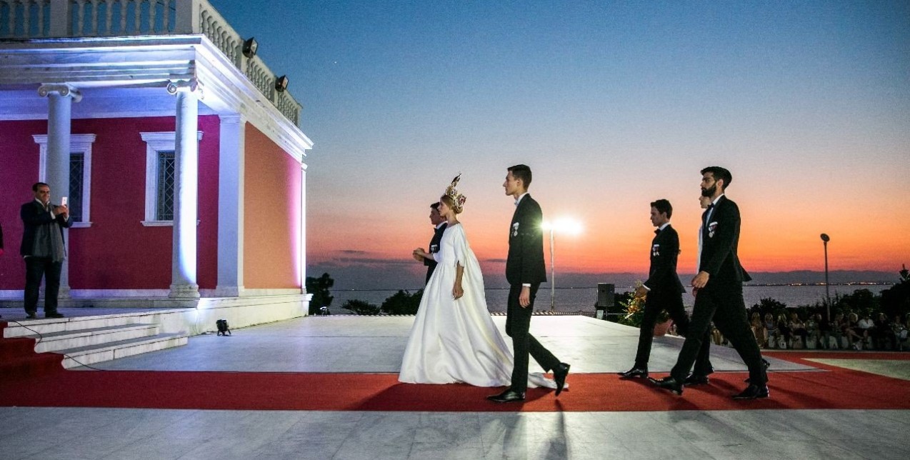 Δείτε πρώτοι πλούσιο φωτογραφικό υλικό από το show του Βασίλη Ζούλια 