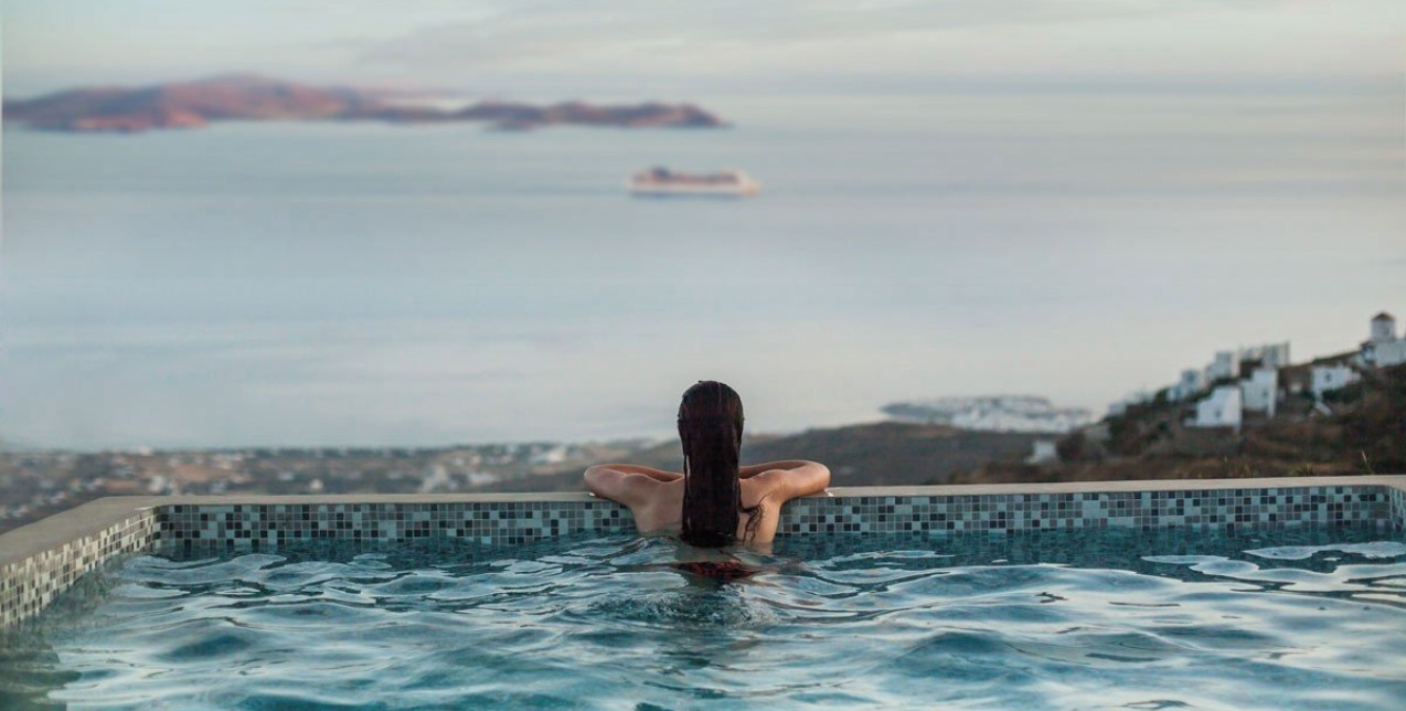 Ανακαλύψτε στην Τήνο την πολυτέλεια και την κυκλαδίτικη γαλήνη 