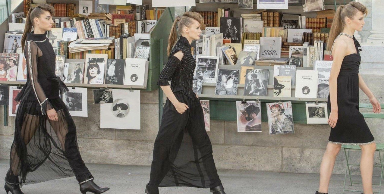 Chanel Haute Couture fashion show: Η δύναμη της απλότητας