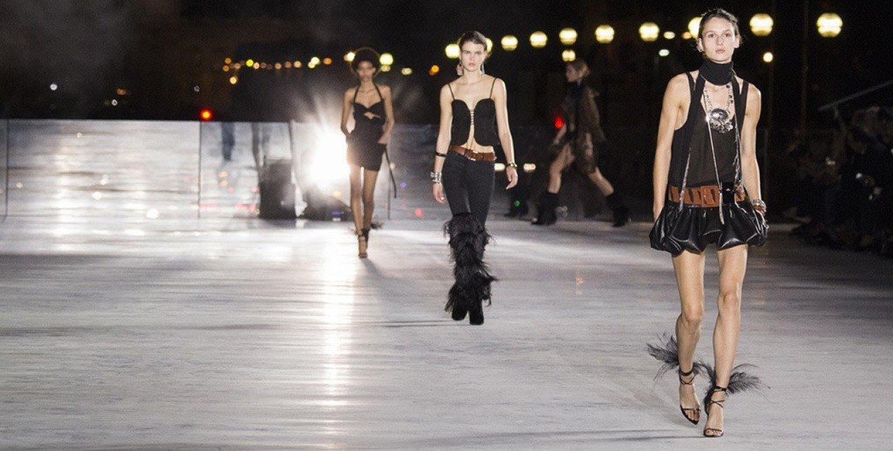 Τα 8+1 σανδάλια που δεν πρέπει να αποχωριστείτε ακόμα