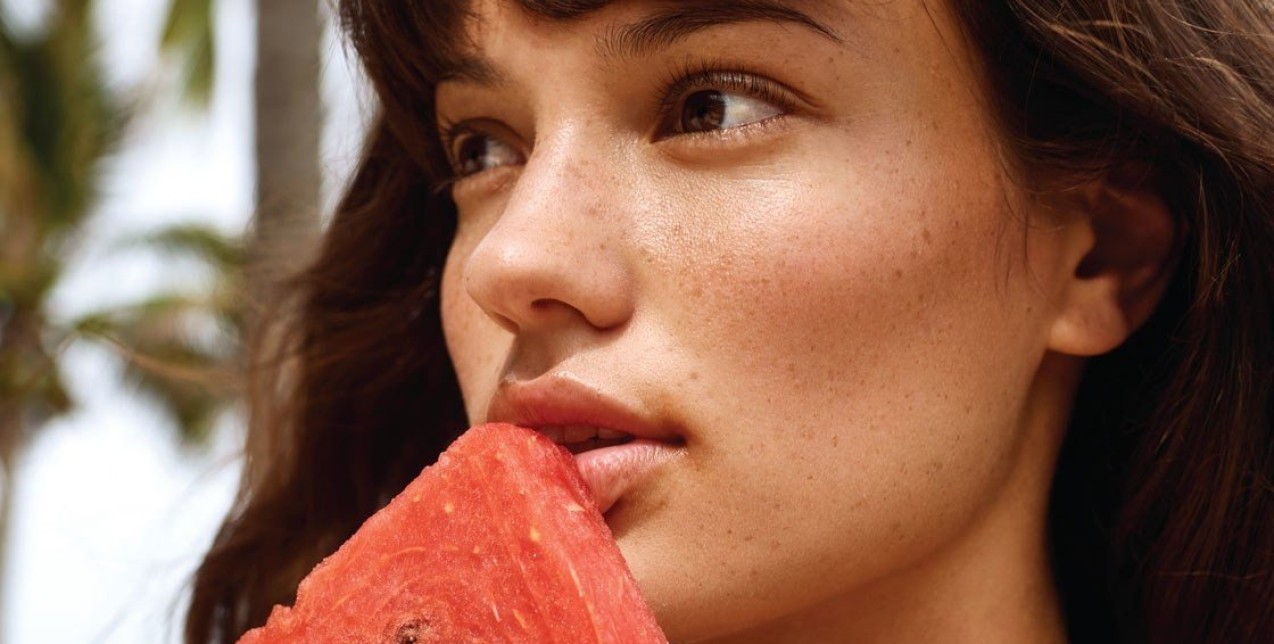 6 δροσιστικά καλλυντικά με εκχύλισμα καρπούζι που θα θέλετε να φάτε