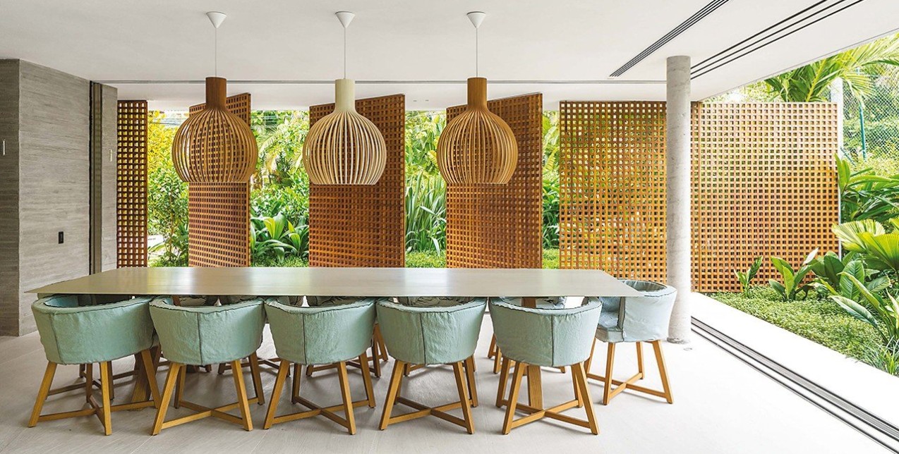 Ένας κύβος που αιωρείται πάνω σε μια πιλοτή είναι το White House στη Βραζιλία