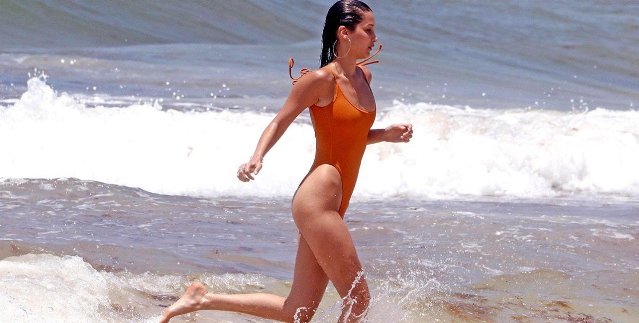 Δείτε τα ολόσωμα μαγιό που επέλεξαν οι celebrities