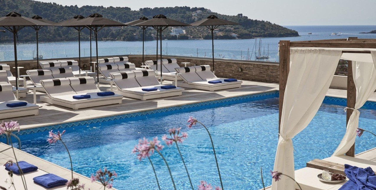 Μια εκπληκτική όαση φιλοξενίας σας καλωσορίζει στην υπέροχη Σκιάθο