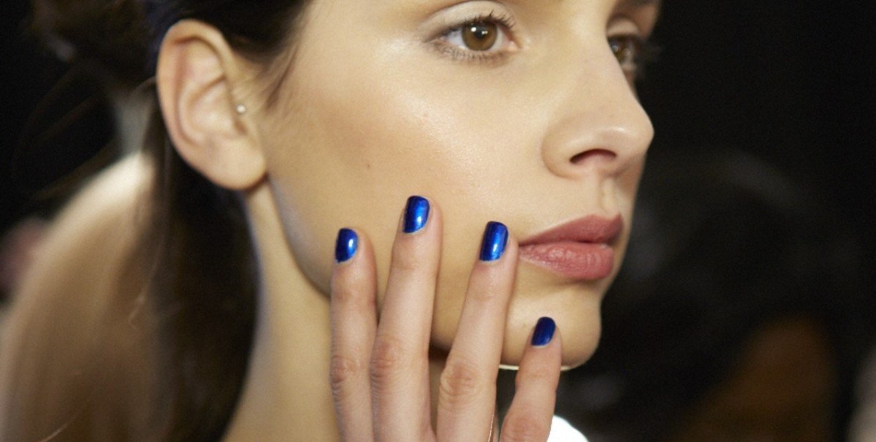 Πώς να αφαιρέσετε σωστά το ημιμόνιμο μανικιούρ μόνες σας στο σπίτι 