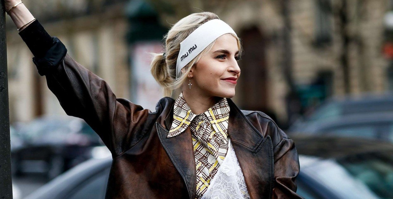 Πώς να φορέσετε τις κορδέλες και τις στέκες σαν μία street style star 