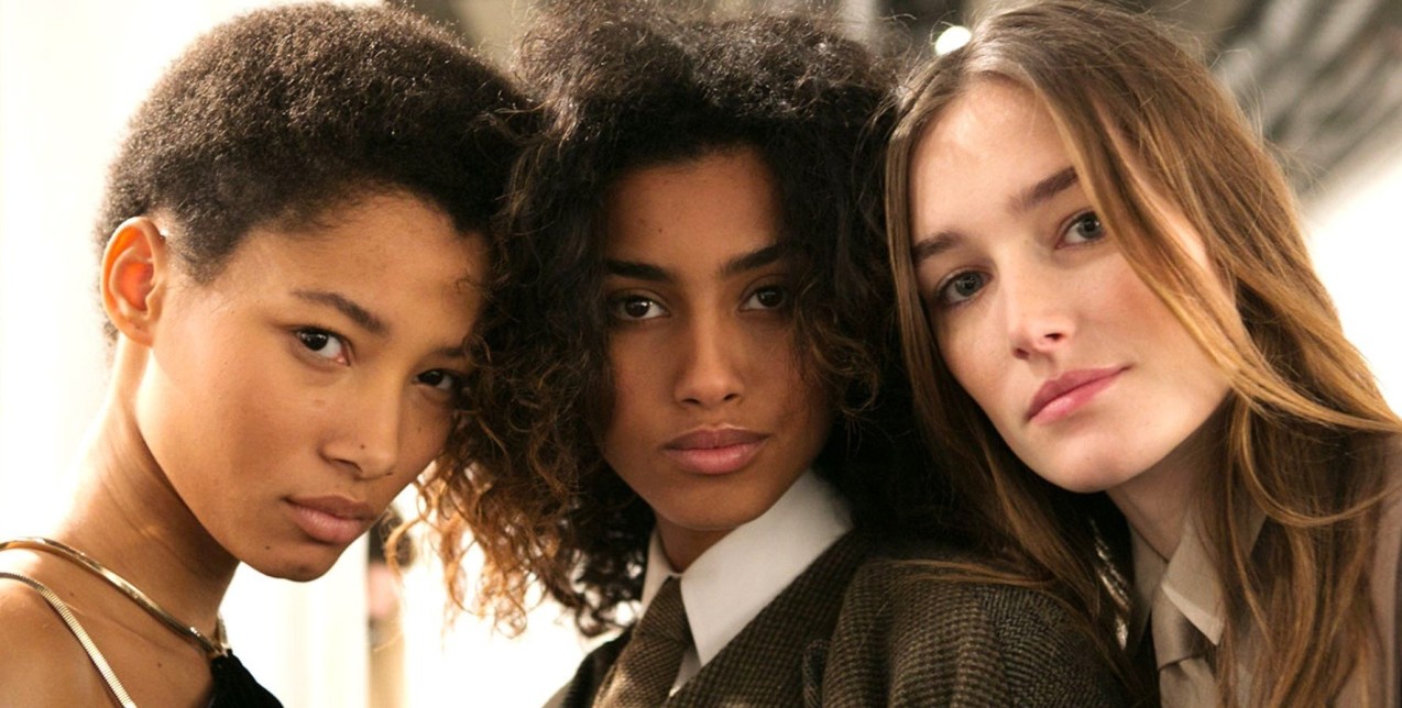 9 tips για να κρατήσετε υπό έλεγχο το shiny εφέ μέσα στη μέρα