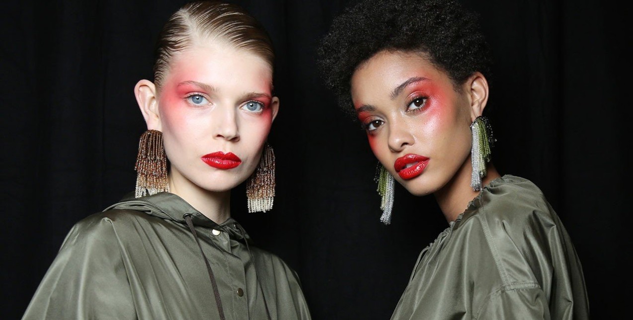 Τα makeup tricks για μεγαλύτερα και πιο ζουμερά χείλη στη στιγμή