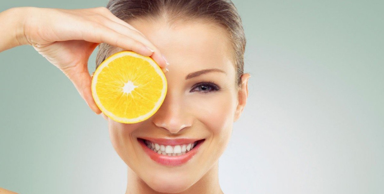 Αυτές είναι οι τροφές που θα σας χαρίσουν νεανικό και λαμπερό δέρμα 