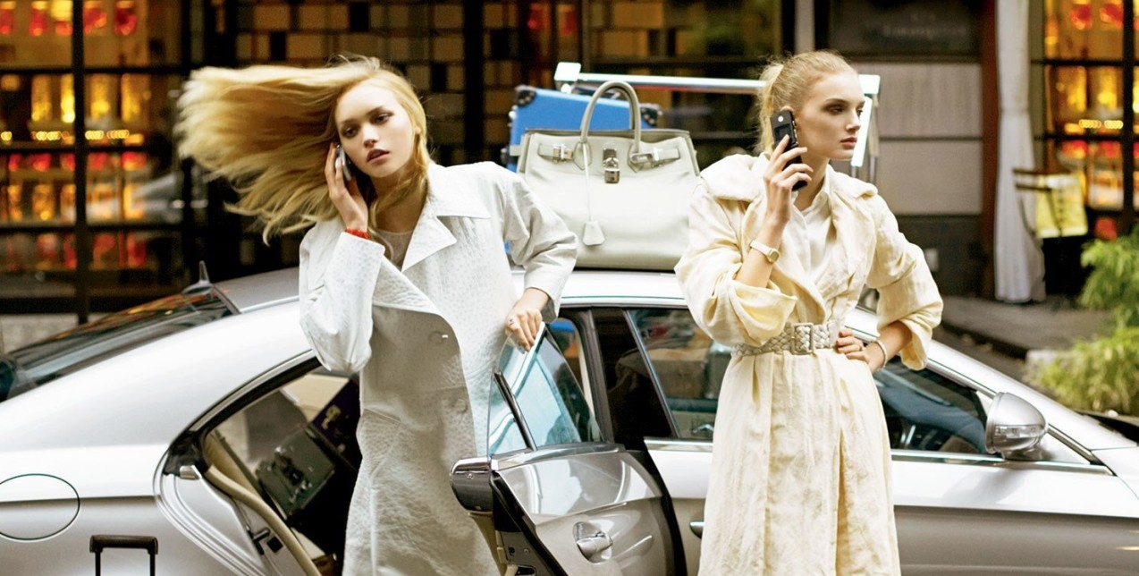 Look of the week: Τολμήστε το λευκό χρώμα στα φθινοπωρινά looks